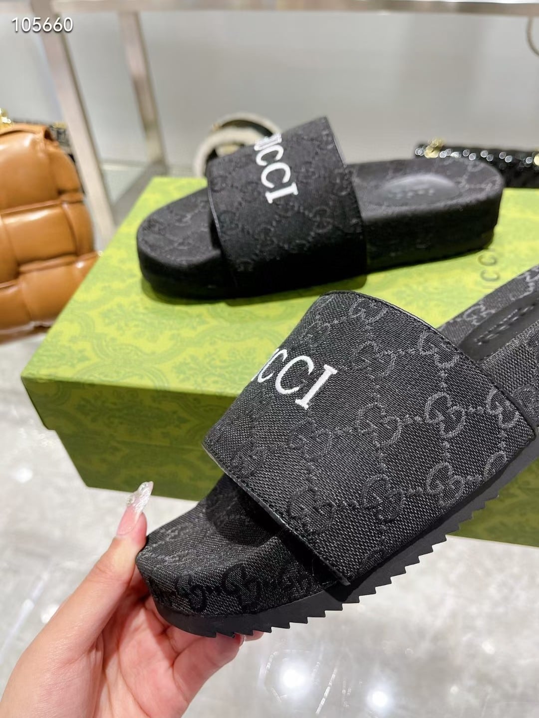 Gucci Women’S Gg Canvas Slide Sandal Black