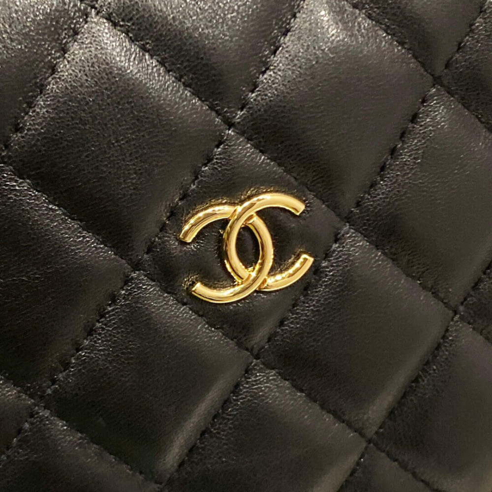 Chanel Lambskin Pouch Black 16cm