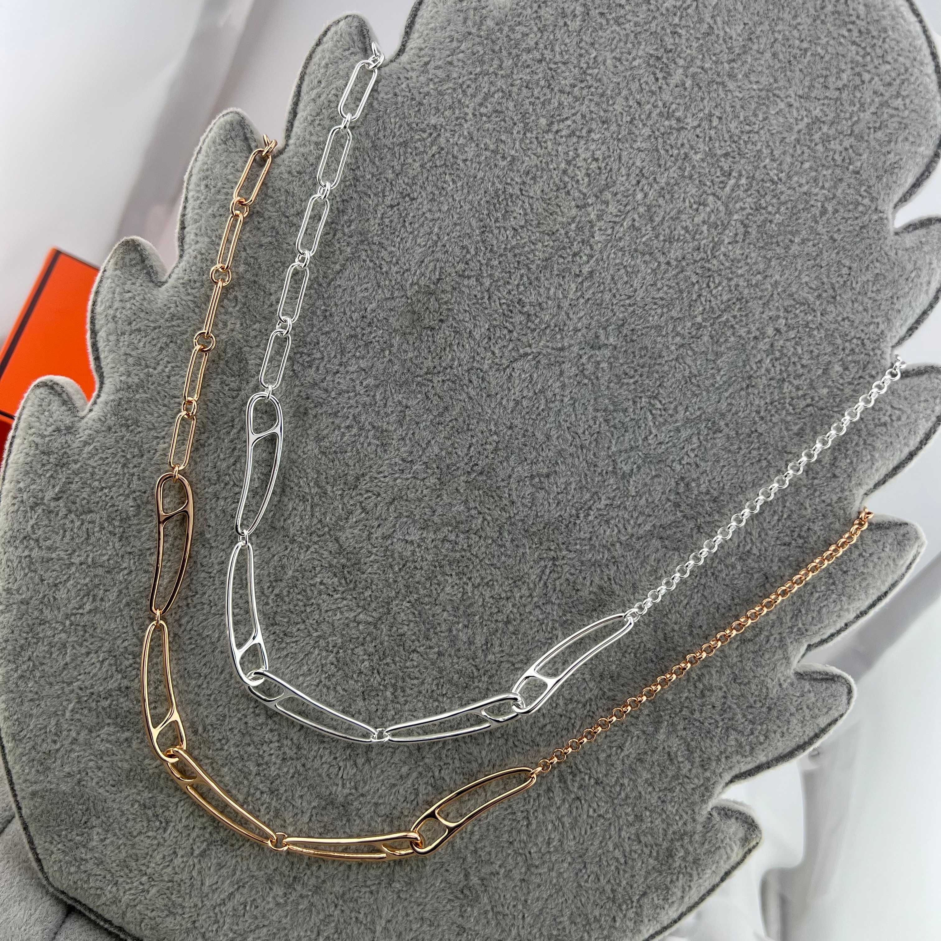 Paperclip-shaped necklace