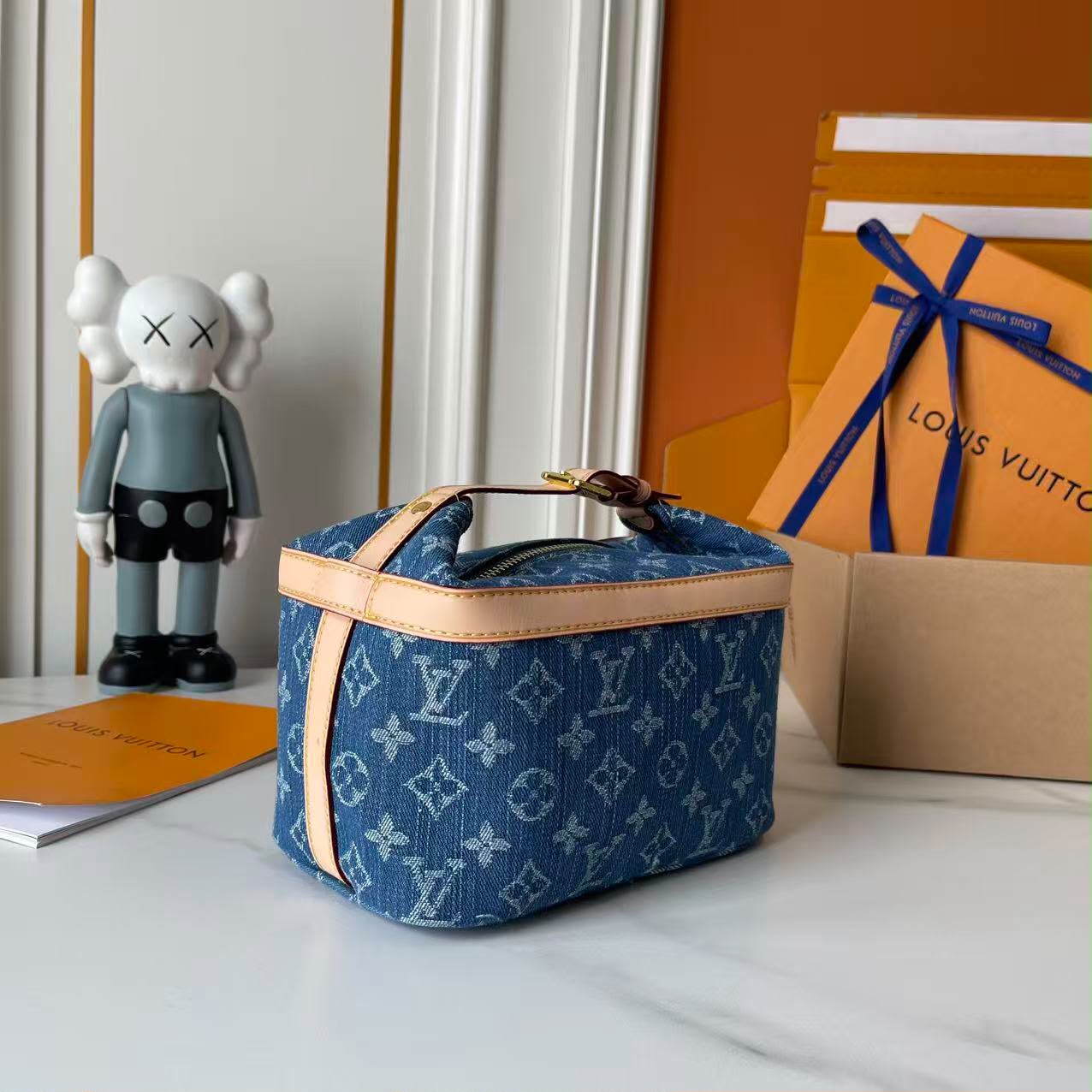 Louis Vuitton Cruiser Toiletry Bag 22cm M27945