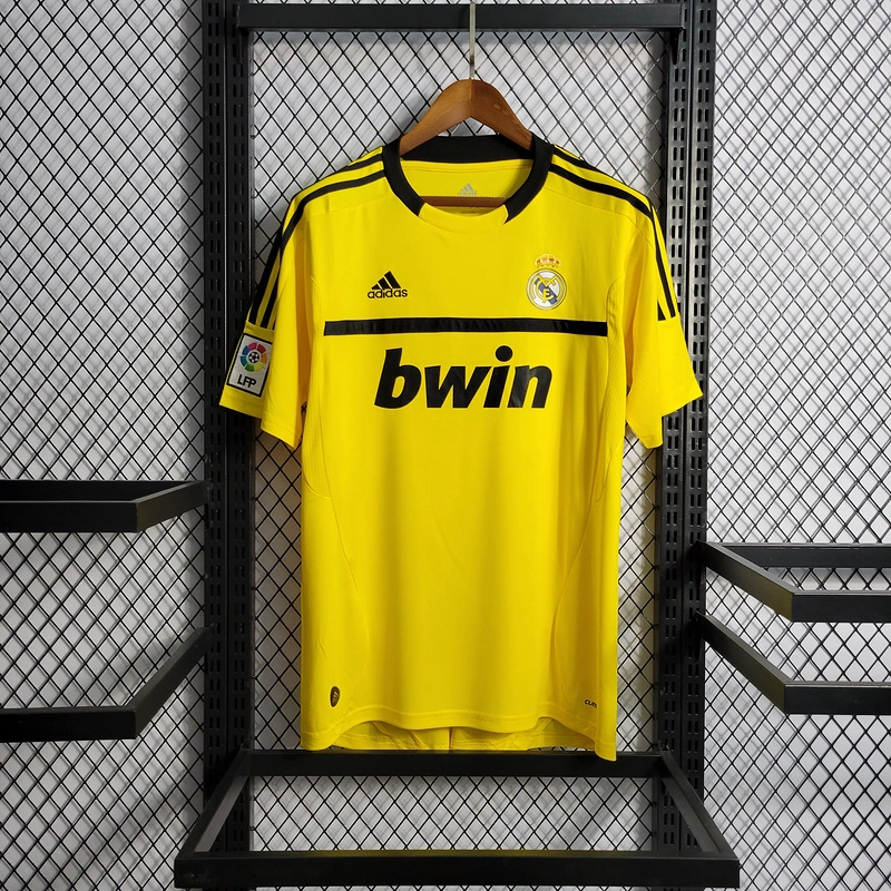 Retro 2011-12 Goalkeeper Real Madrid Yellow Goalkeeper  I. Casillas #1 Football jersey retro