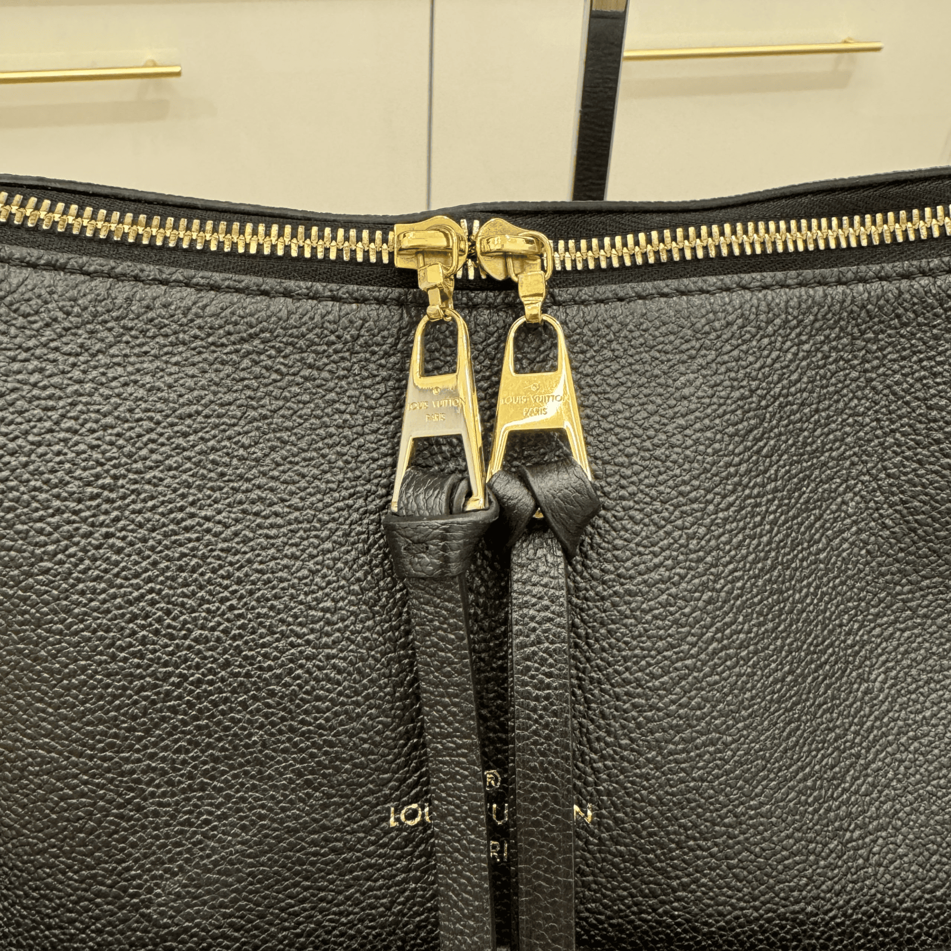 Louis Vuitton Empreinte Maida Hobo Black 32Cm M45522