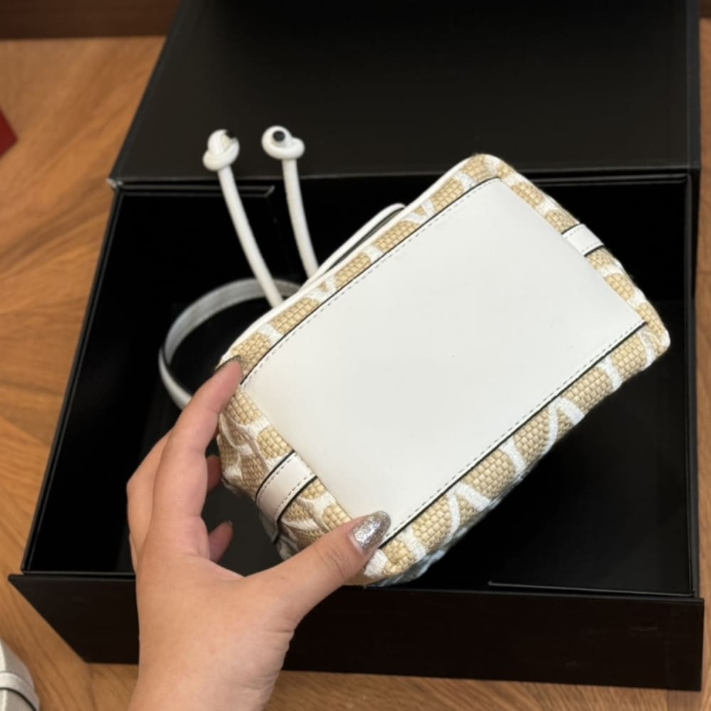 Valentino Garavani Loco Iconographer Toi Beige 20cm