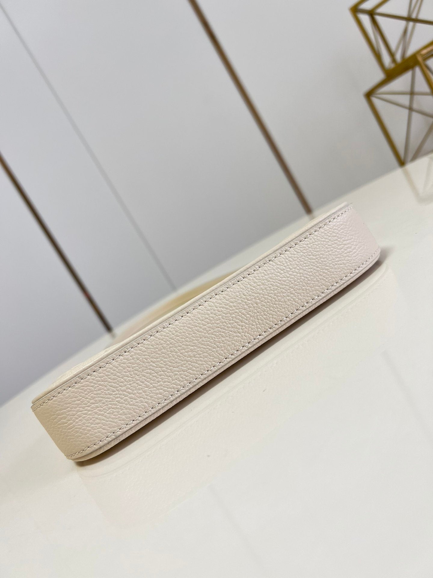 Louis Vuitton Easy Pouch On Strap 19Cm White