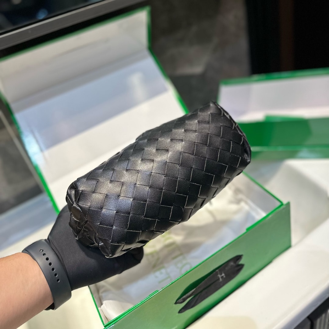 Bottega Veneta Pouch Black 20Cm