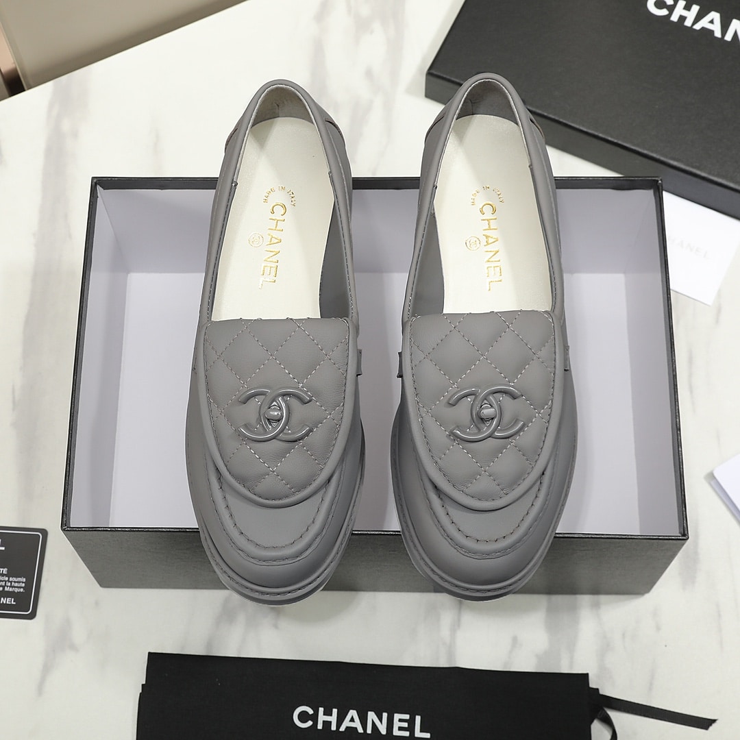 Chanel Cc Nib Turnlock Moccasins Flat Loafers Grey