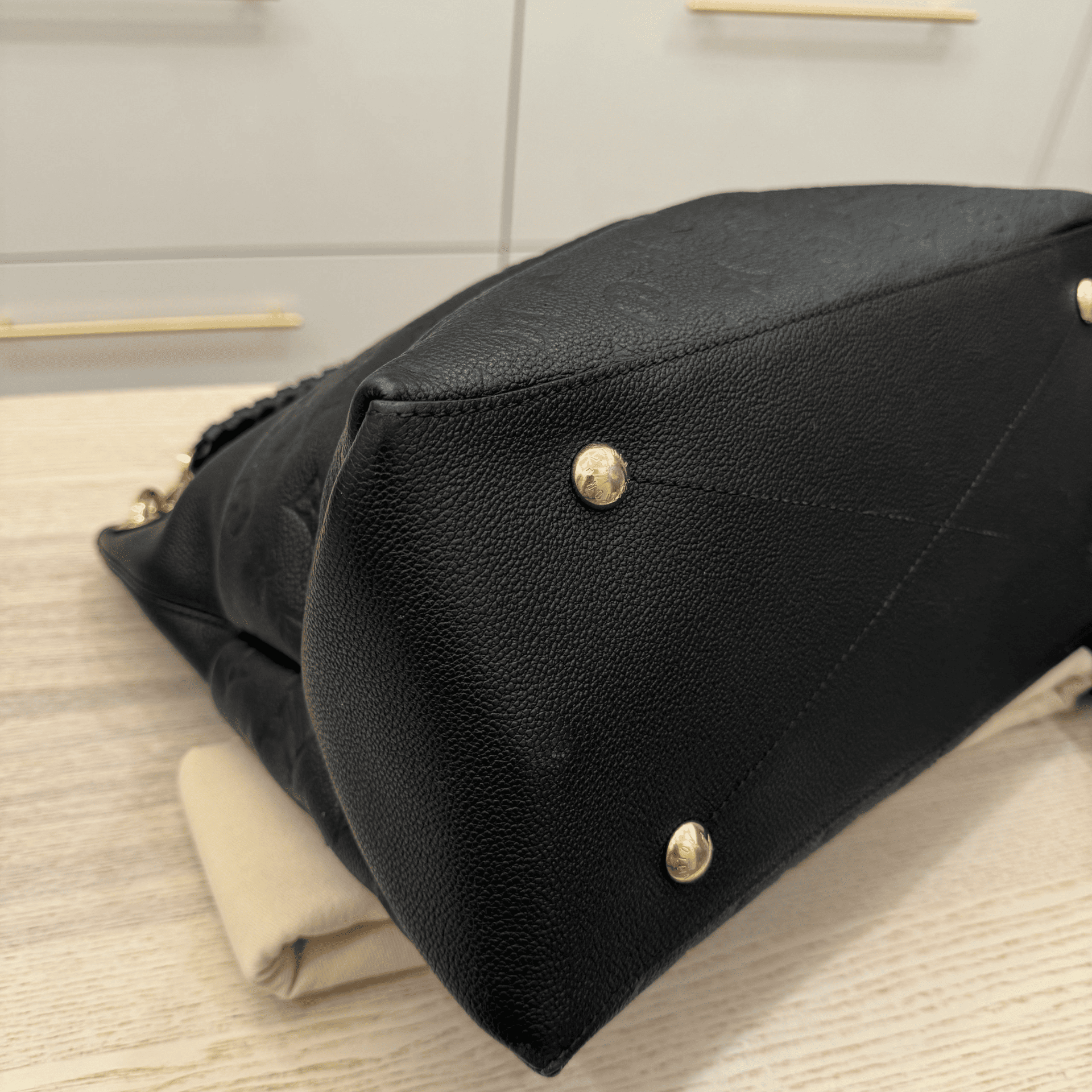Louis Vuitton Empreinte Maida Hobo Black 32Cm M45522