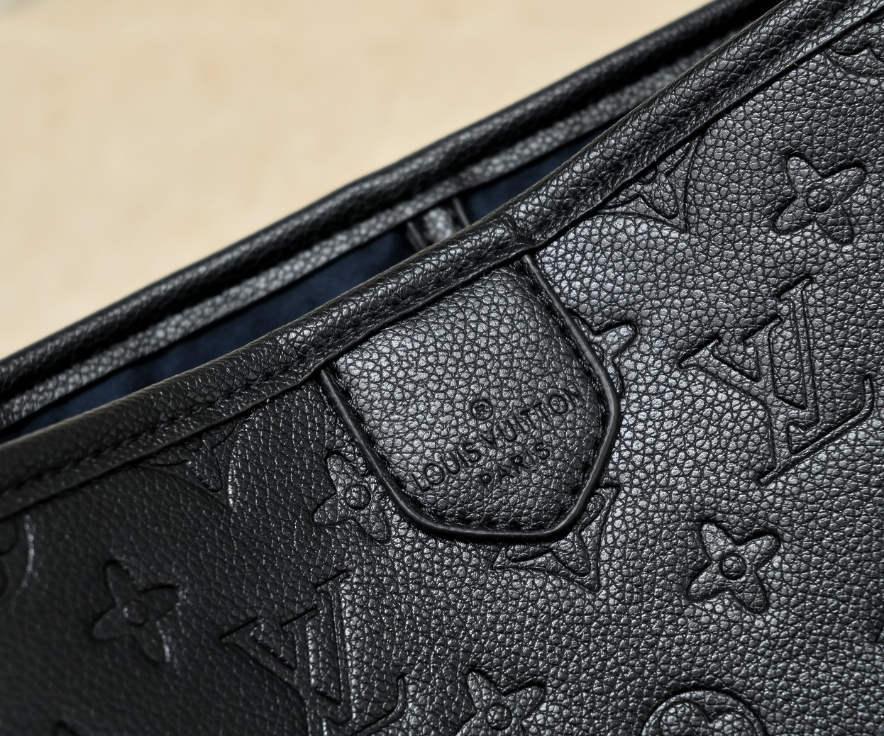 Louis Vuitton Delightful Black 35Cm