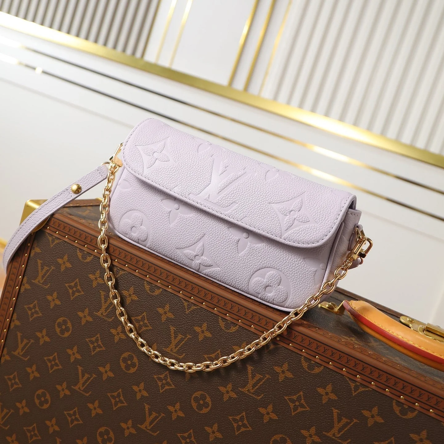 LV Wallet On Chain Ivy 23.5cm Pink Embossed Cowhide GHW