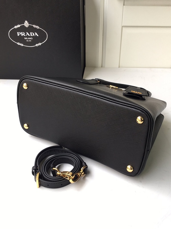 Prada Large Galleria Saffiano Leather Bag In Black