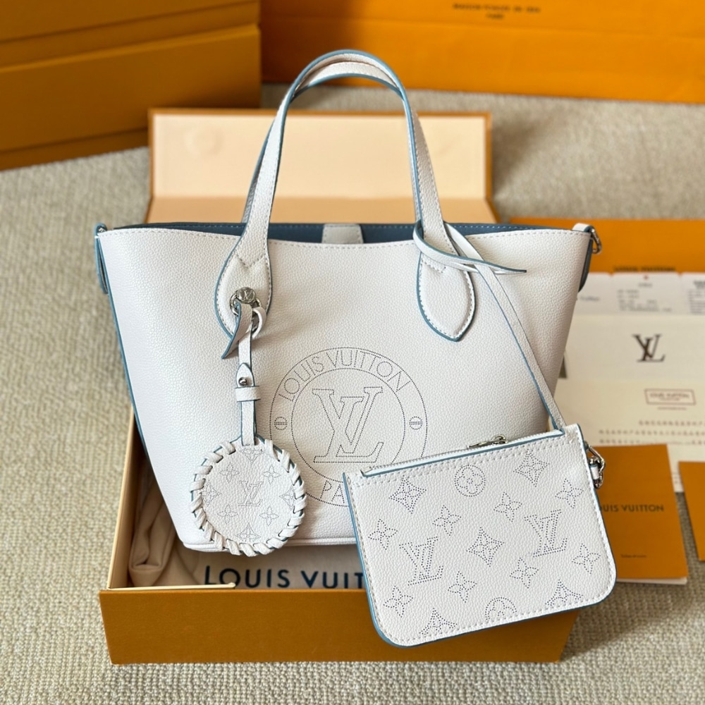 Louis Vuitton Blossom Mahina Bag With Lv Circle Motif White 23Cm
