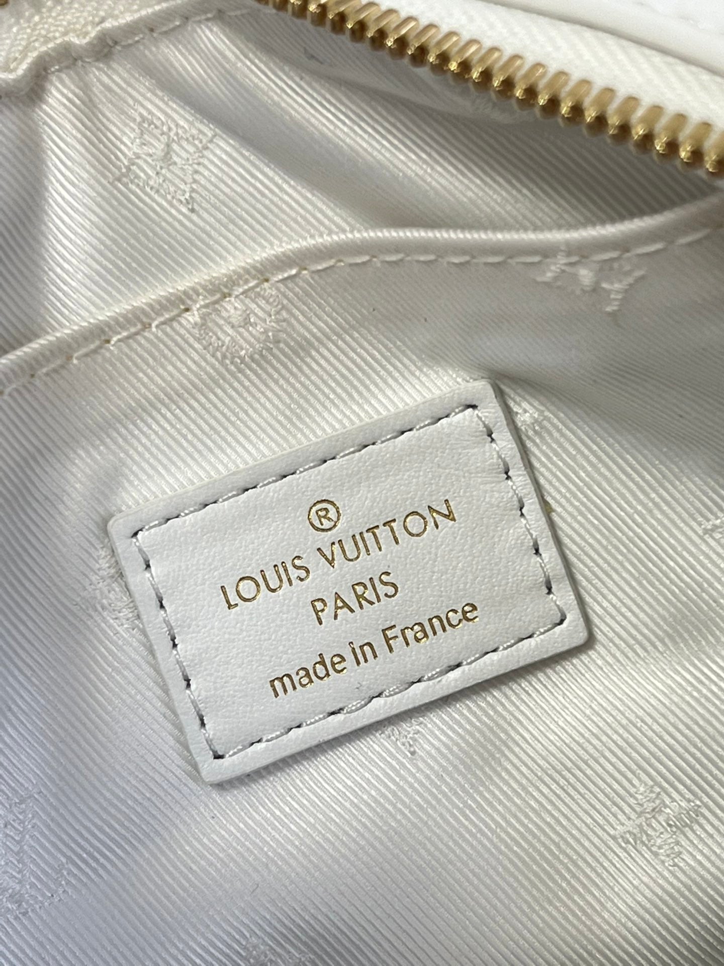 Louis Vuitton Over The Moon 27Cm White