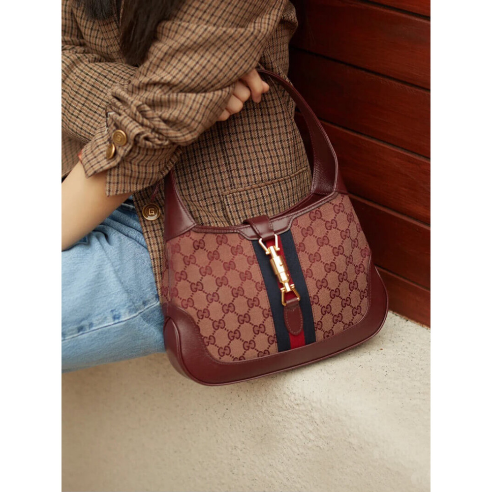 Gucci Jackie 1961 Small Shoulder Bag in Burgundy GG Canvas 28cm