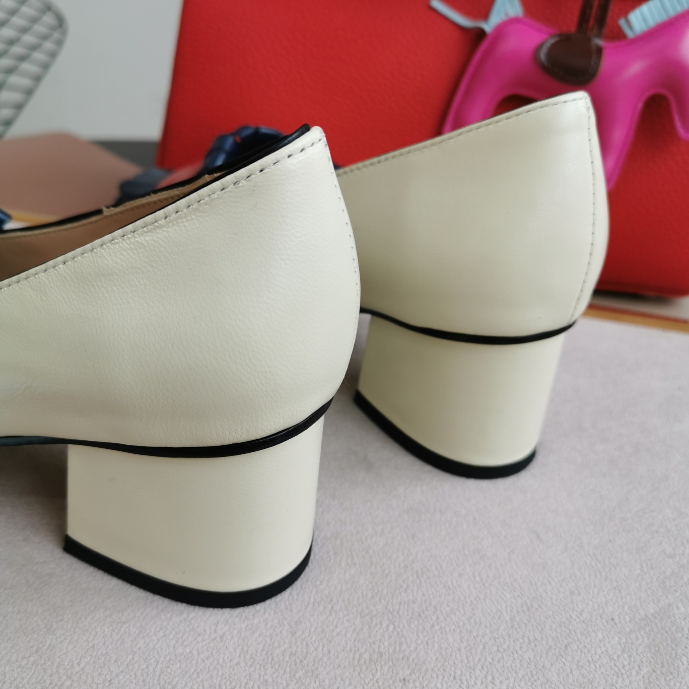 Gucci Wmns White And Blue Leather Mid-Heel Pump