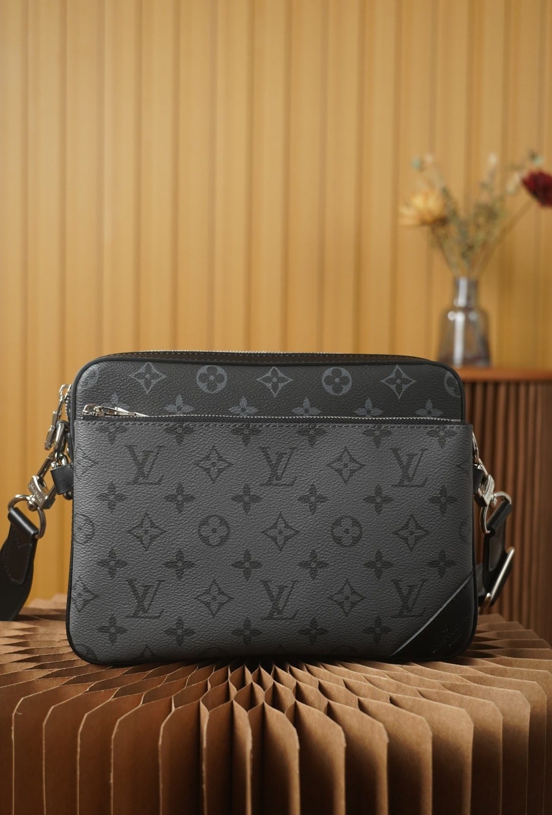 Louis Vuitton Trio Messenger 25Cm M69443