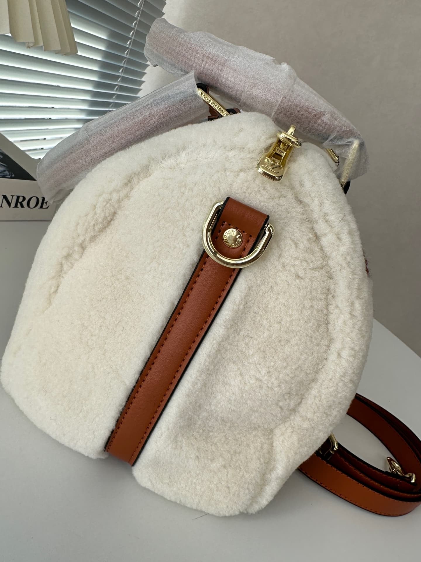 Louis Vuitton Speedy Bandouliere Monogram Teddy Fleece 25 White 25Cm