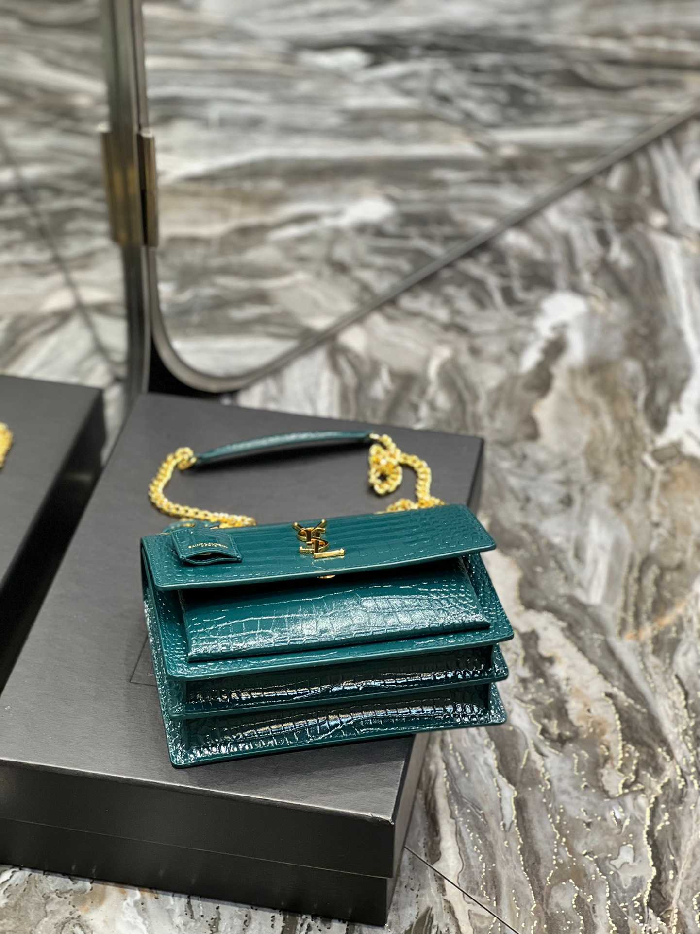 Saint Laurent Sunset Medium Chain Bag In Shiny Leather Mint