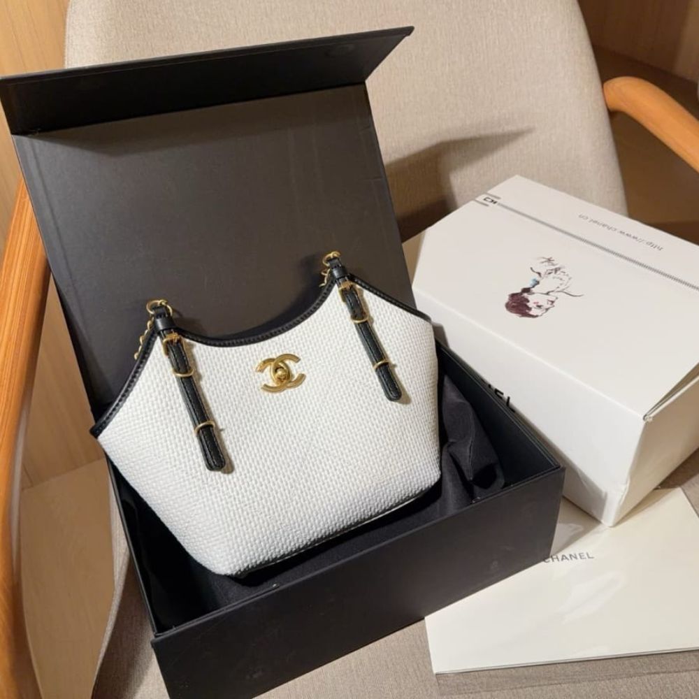 Chanel Small Shopping Bag Braided Raffia White And Black 18Cm