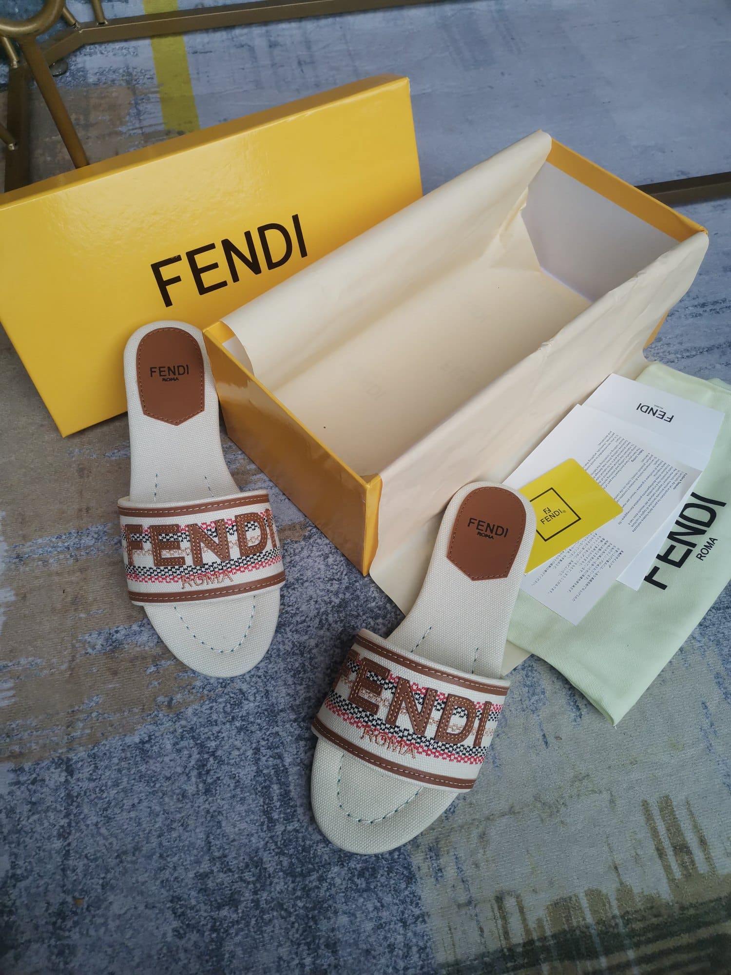 Fendi Signature Beige Canvas Slides 8R8092Ao0Xf1Lru