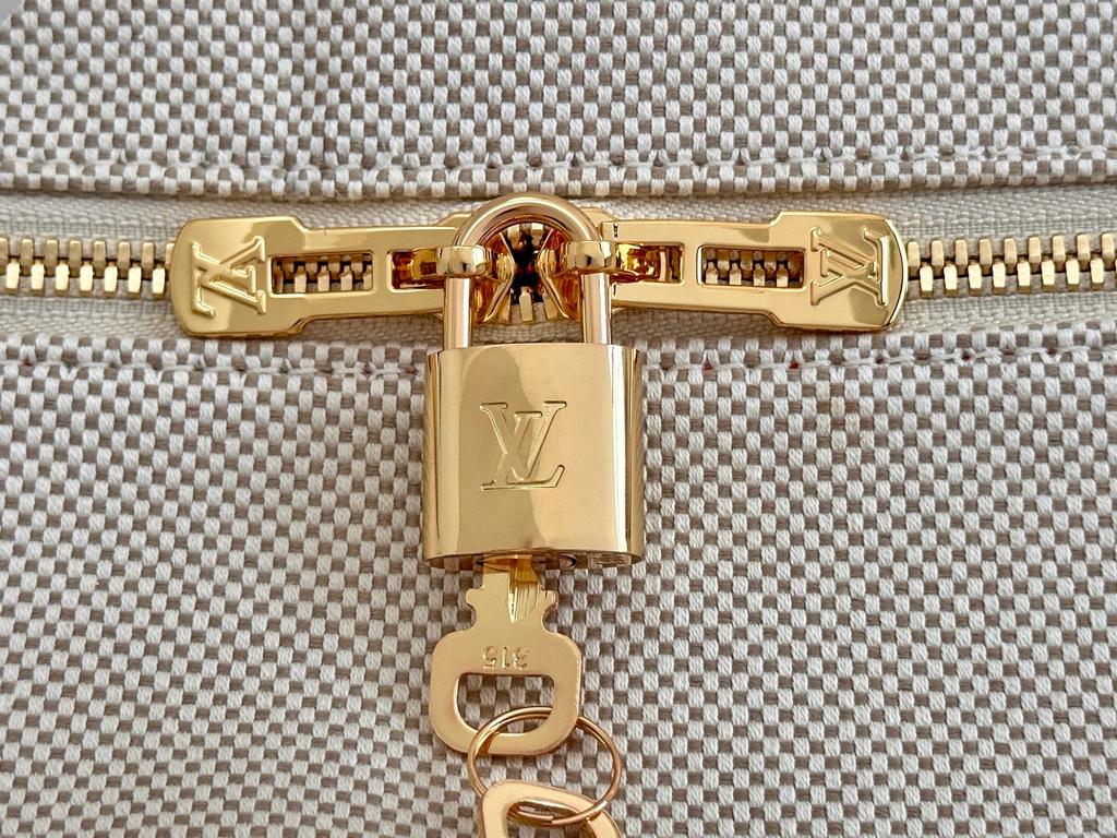 Louis Vuitton Voyageur Bag 45cm M28509