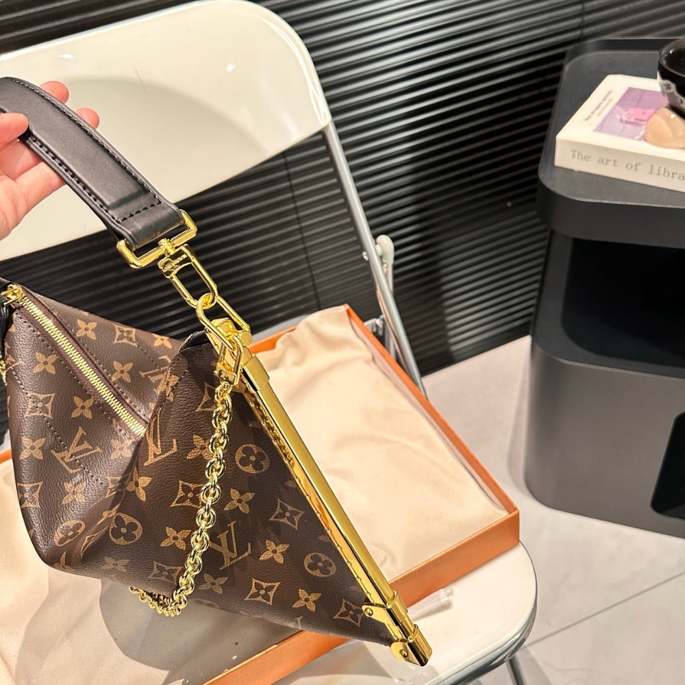 Louis Vuitton Lucky Trunk Bag Black 38Cm M12075