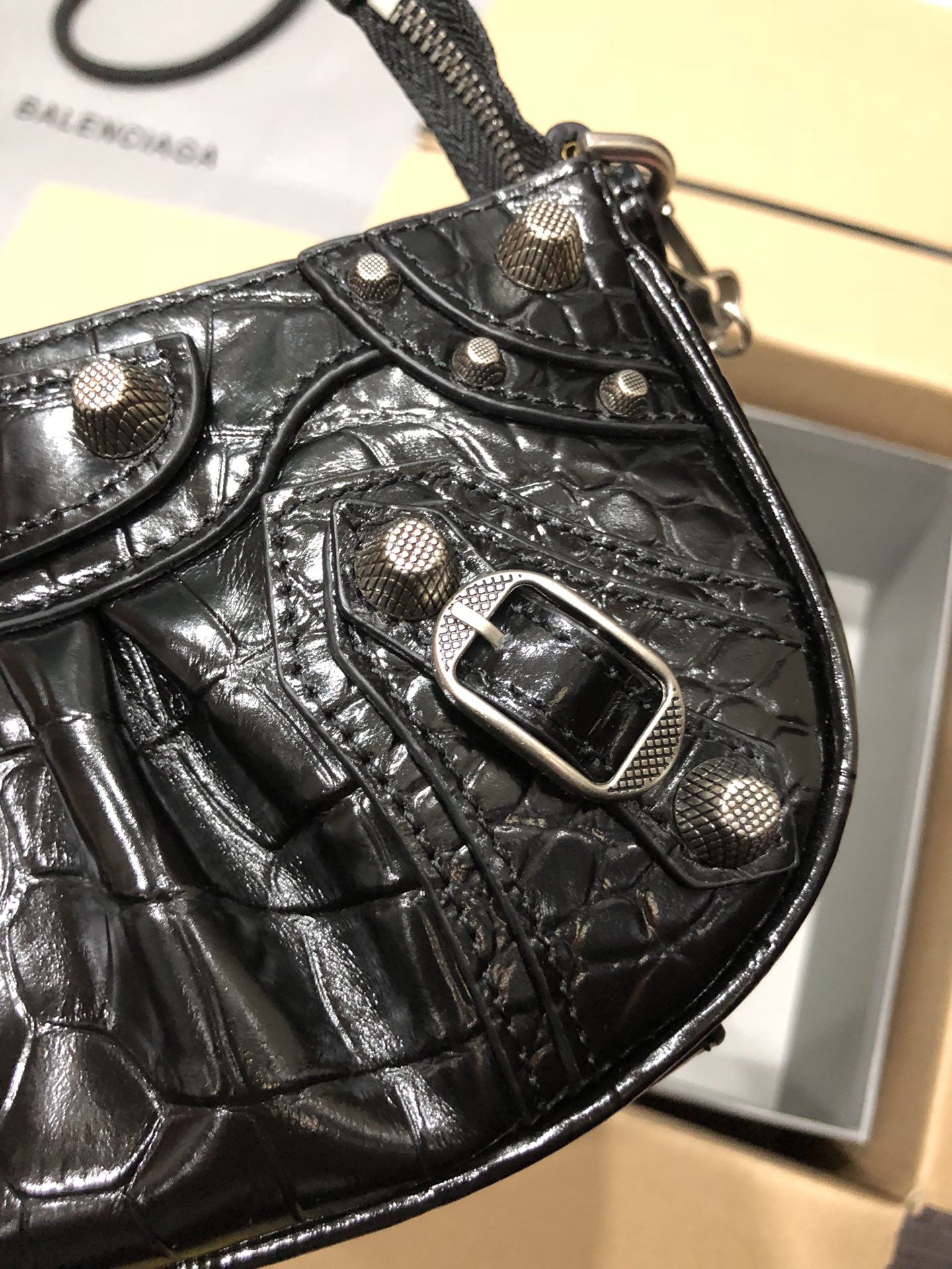 Balenciaga Le Cagole Mini i Croc-Embossed
