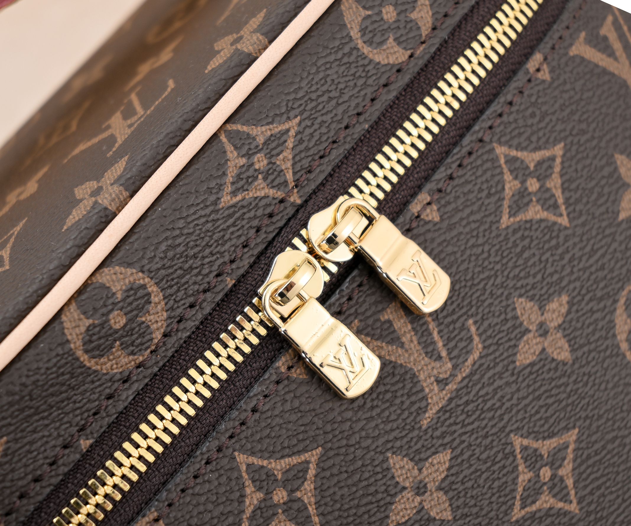 Louis Vuitton Nice Mini Toiletry Pouch 24Cm M44495