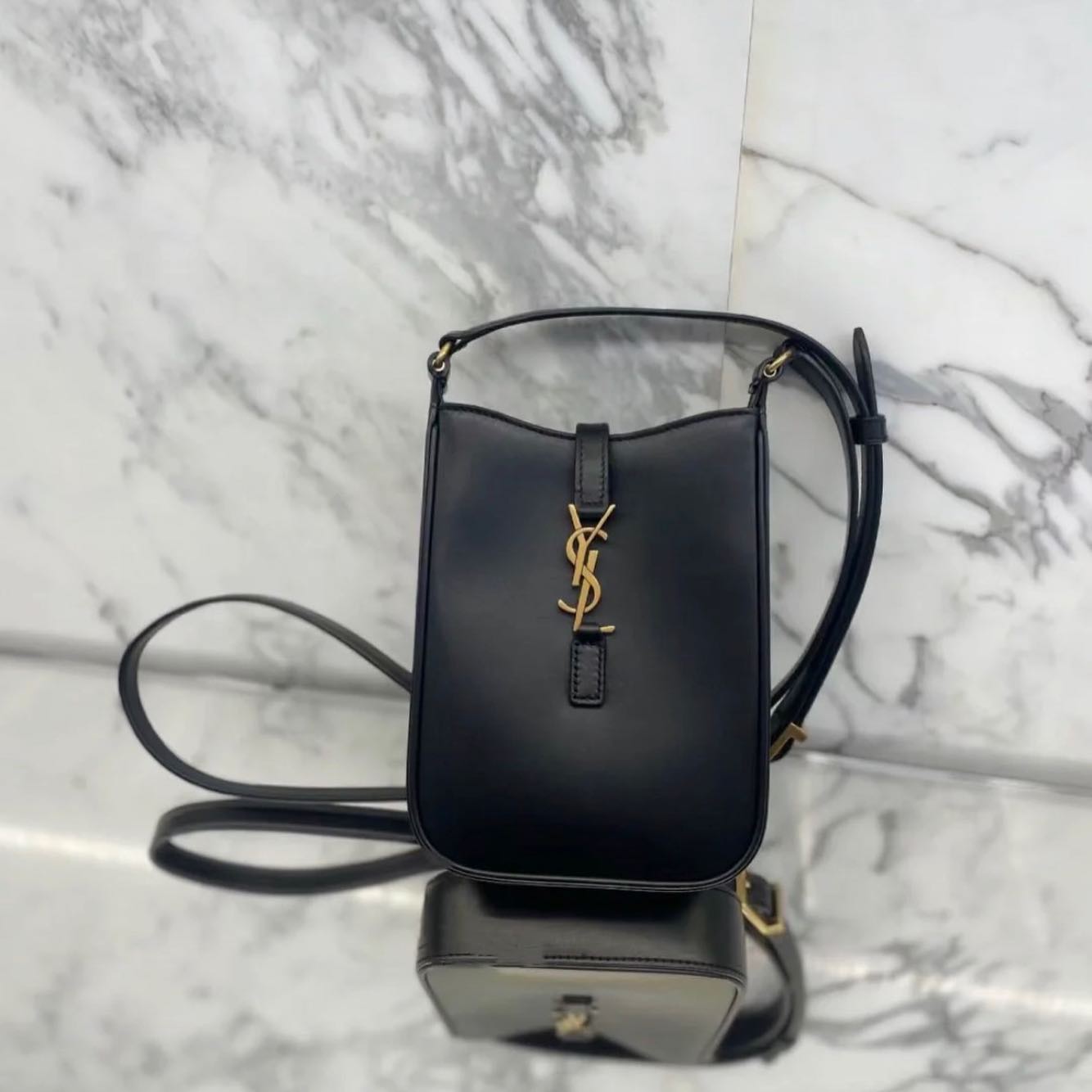 Saint Laurent Le 5 A 7 Mini Vertical Bag Black 18Cm