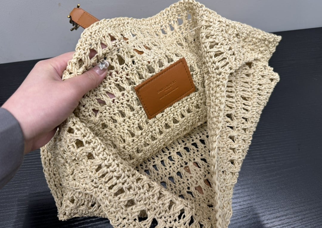 Saint Laurent Le 5 A 7 In Raffia Crochet And Smooth Leather Beige 32Cm