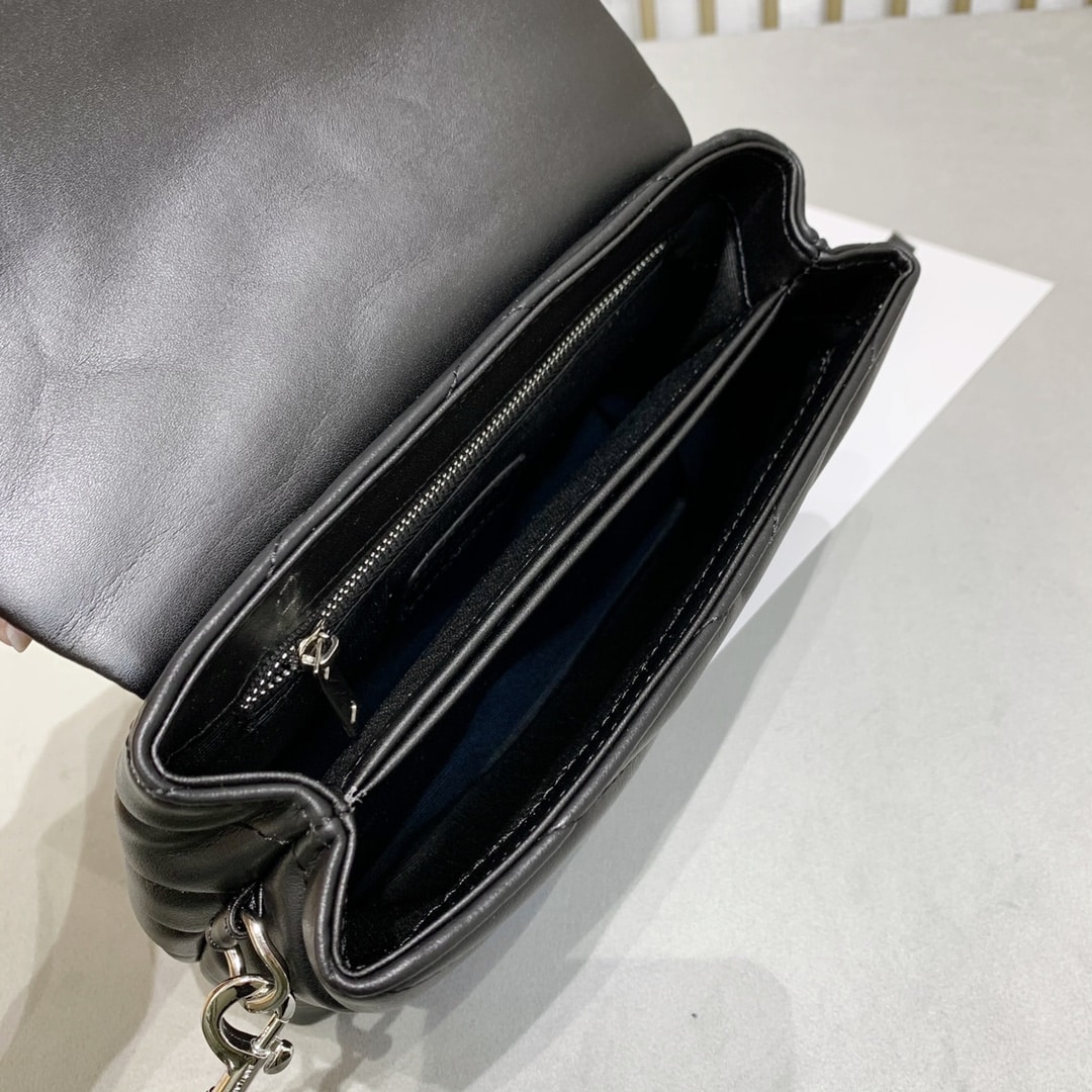 Saint Laurent Loulou Toy Strap Bag In Quilted Y Leather Black