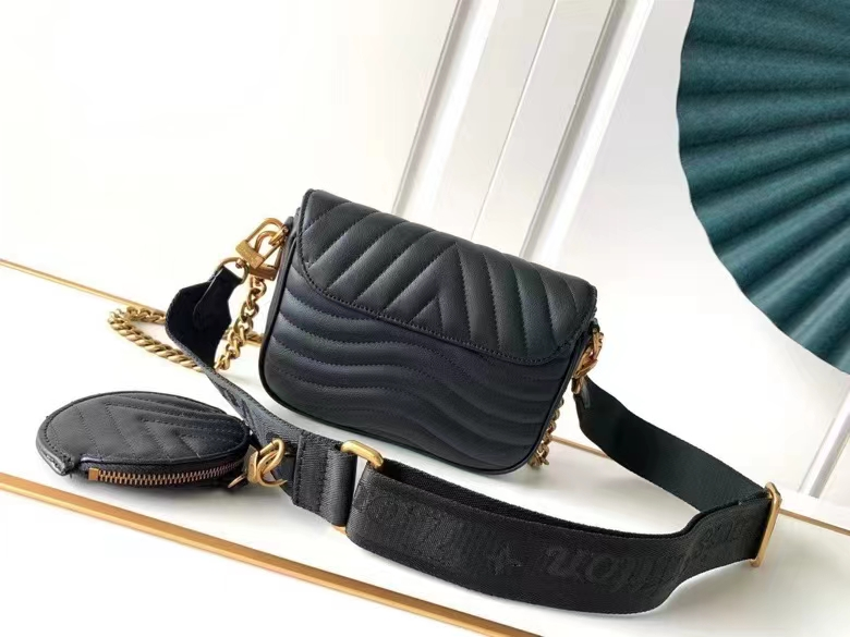 Louis Vuitton New Wave Multi Pochette 19Cm Black