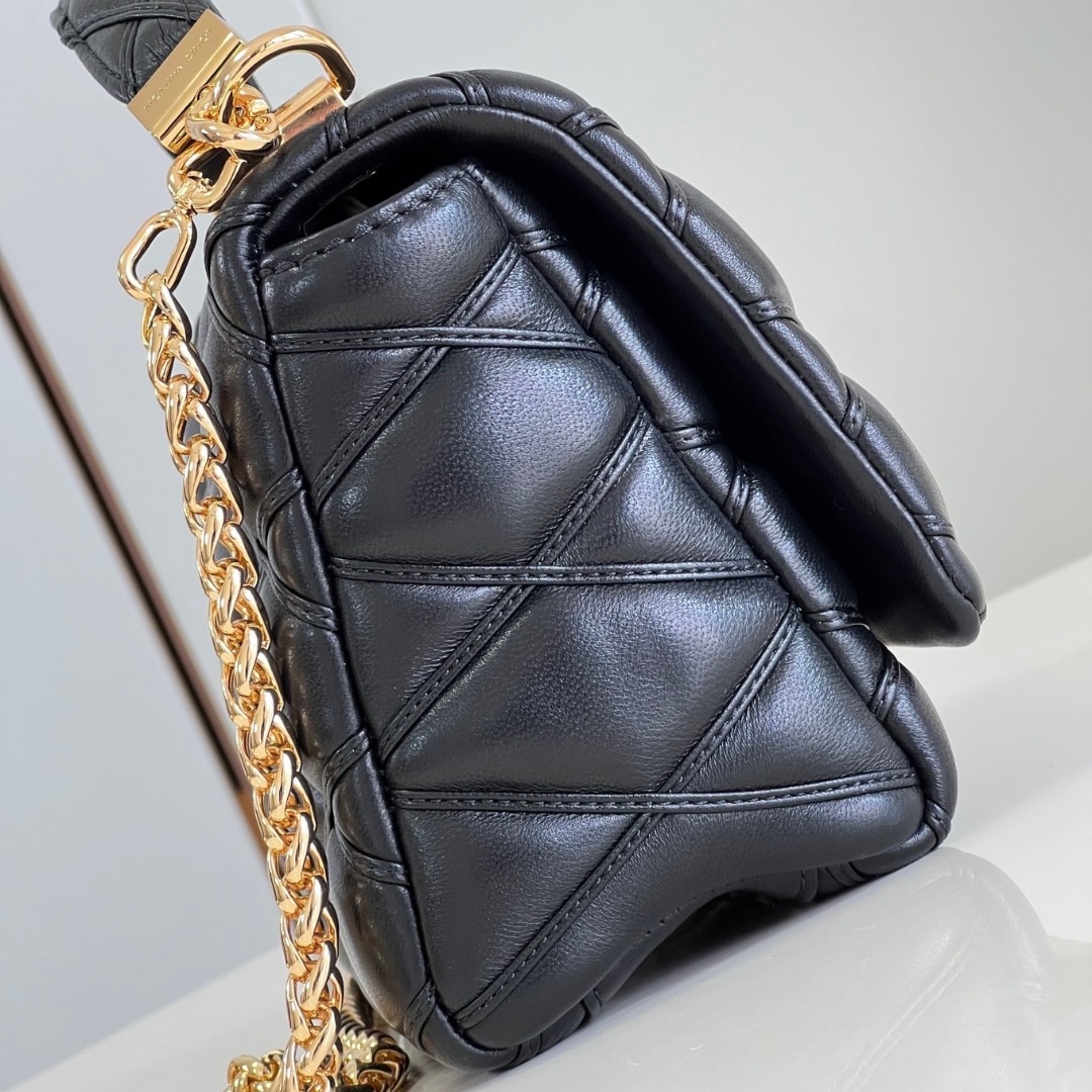 LOUIS VUITTON GO 14 MM BAG BLACK 23CM M22891