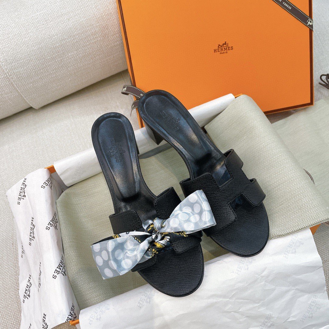 HERMES SANDAL BLACK OASIS