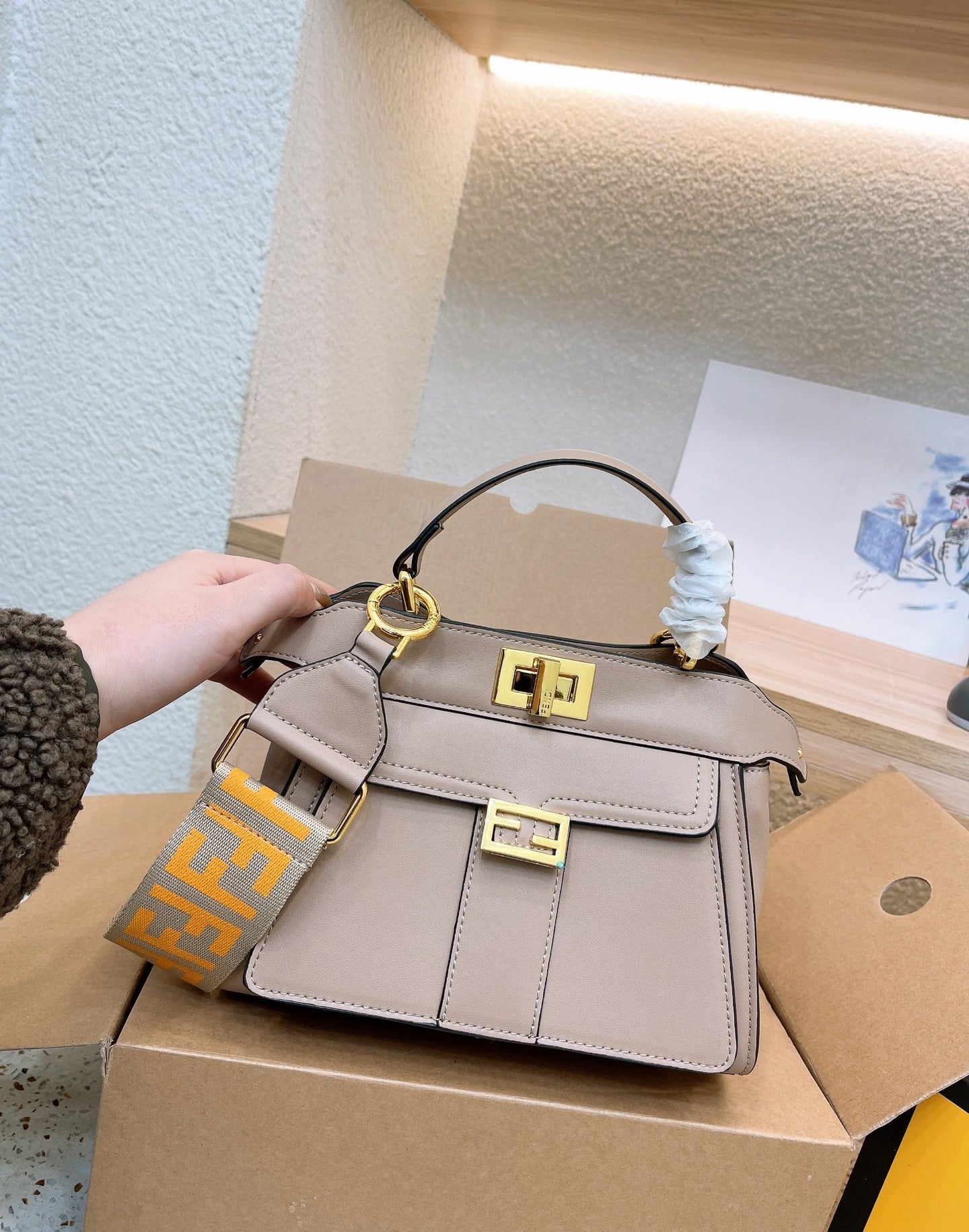 Fendi Peekaboo Mini Bag Leather Bag With Baguette Pocket Beige 23Cm