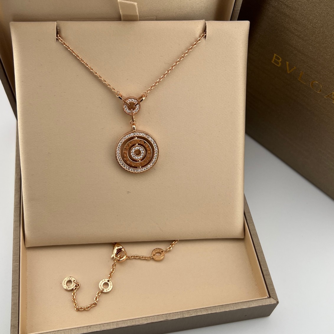 Fortune-telling three-ring transfer disk diamond pendant necklace