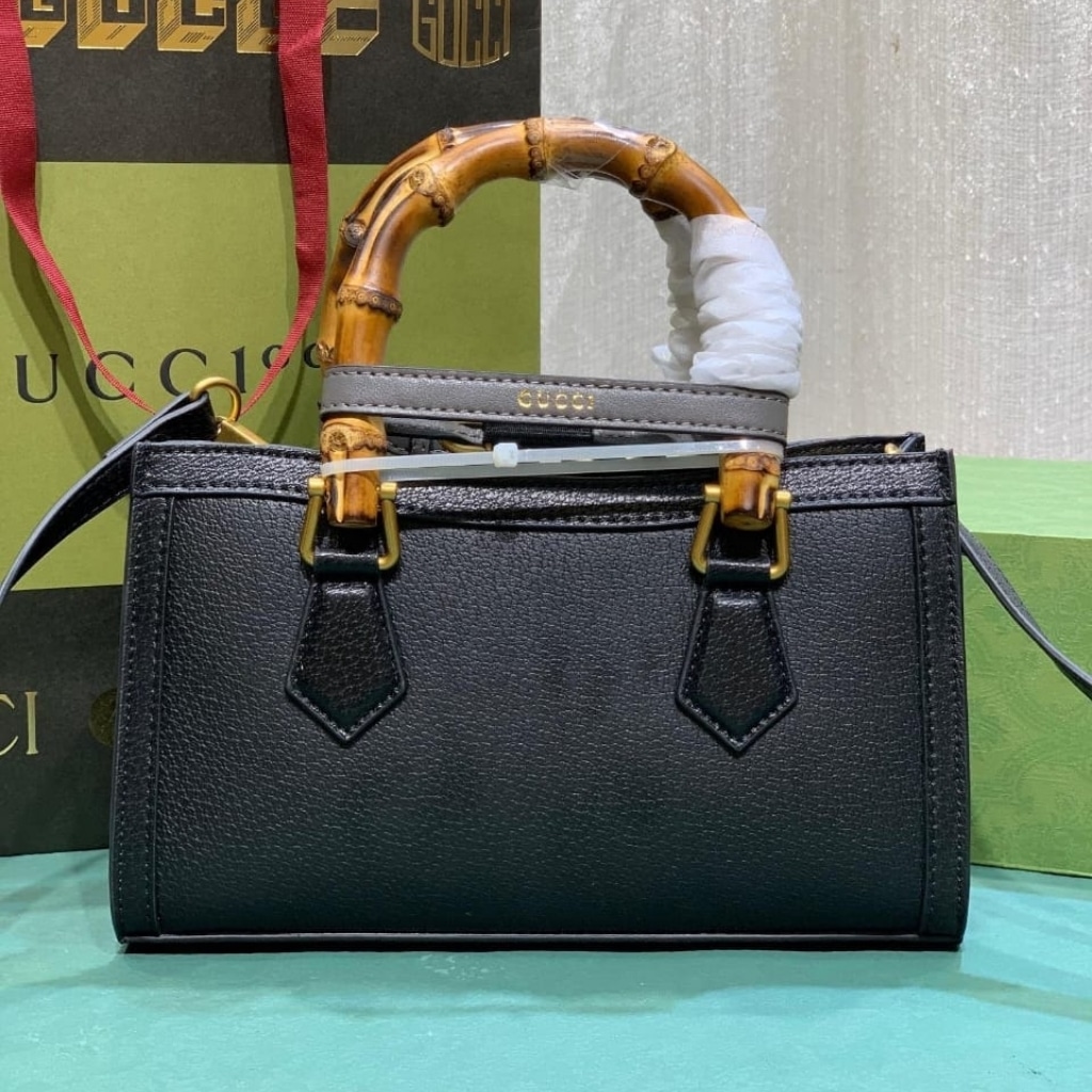 Gucci Diana Small Shoulder Bag Black Leather 25cm 735153 DJ24T 1092