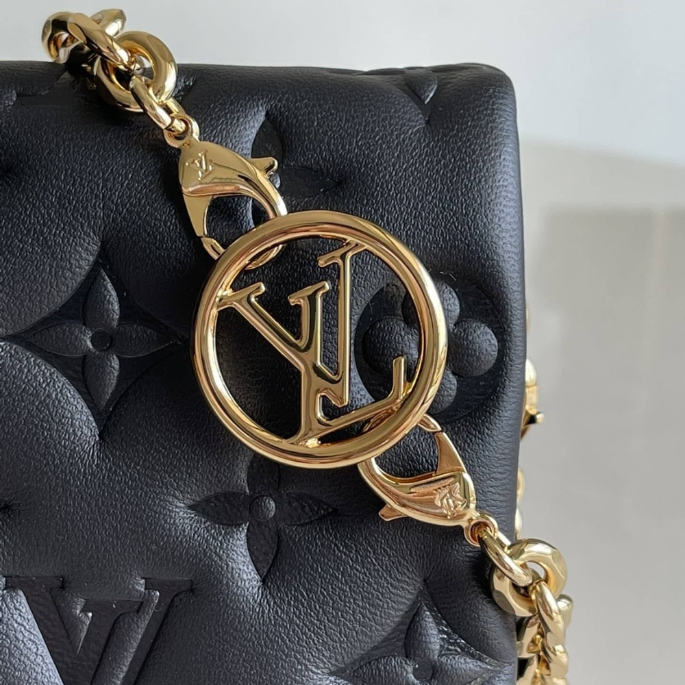 Louis Vuitton Pochette Coussin Black 20Cm M82116