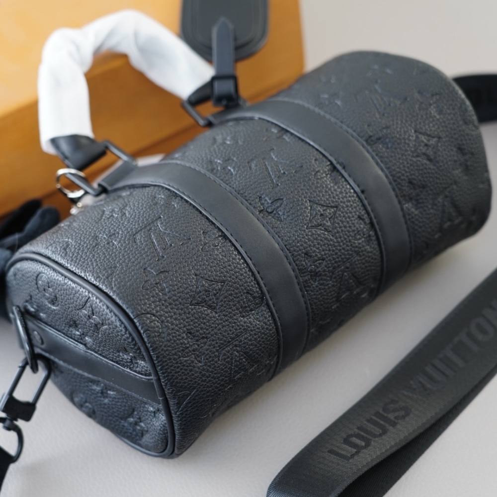 Louis Vuitton Keepall Bandoulière 25 Monogram Taurillon Black 24cm M20900