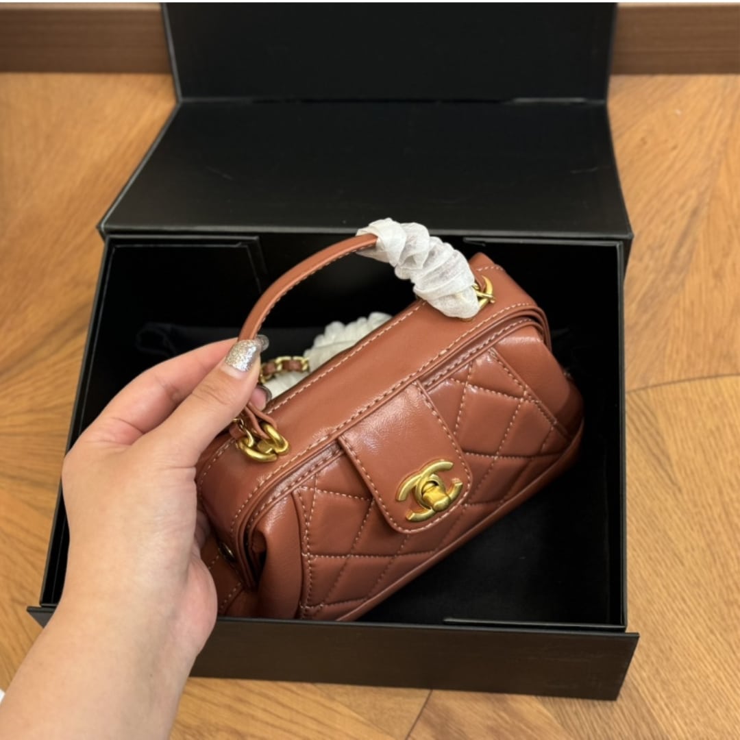 Chanel Mini Bag With Top Handle Shiny And Gold Tone Metal Brown 19Cm As4958 B16872 Ny562