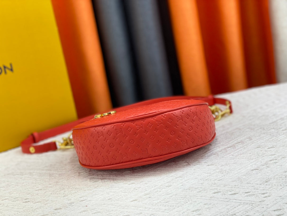 Louis Vuitton Loop Baguette Bag Red 23Cm M22594
