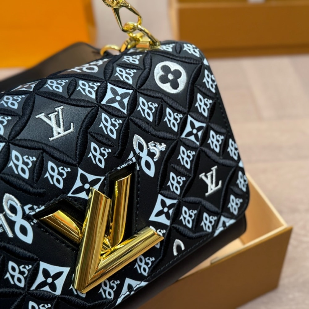 Louis Vuitton Twist MM Monogram Jacquard Black 23Cm