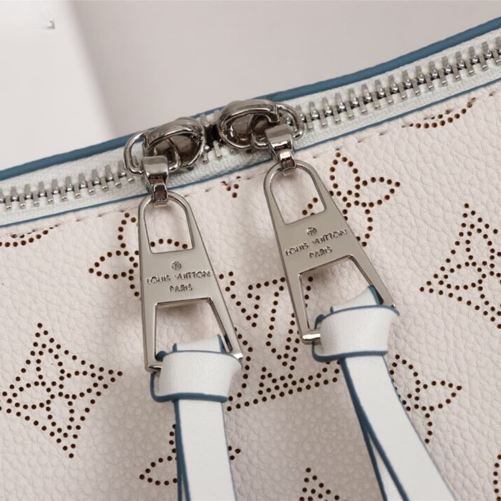 Louis Vuitton Beaubourg Hobo MM Mahina Leather Cream White 32cm M58482