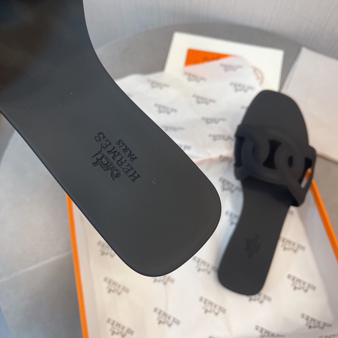 Hermes Aloha Sandal Black H201157Z 02350
