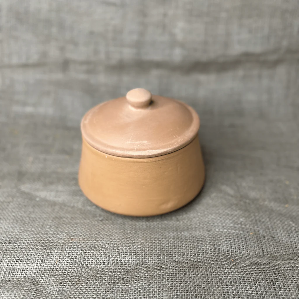 Terracotta curd setter/Clay curd pot