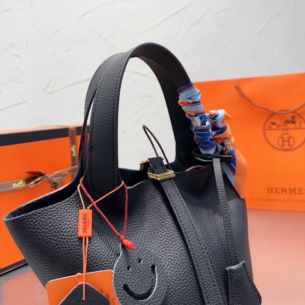 Hermes Picotin Lock 18 Bag Black With Gold 18Cm H056289Cc3Y