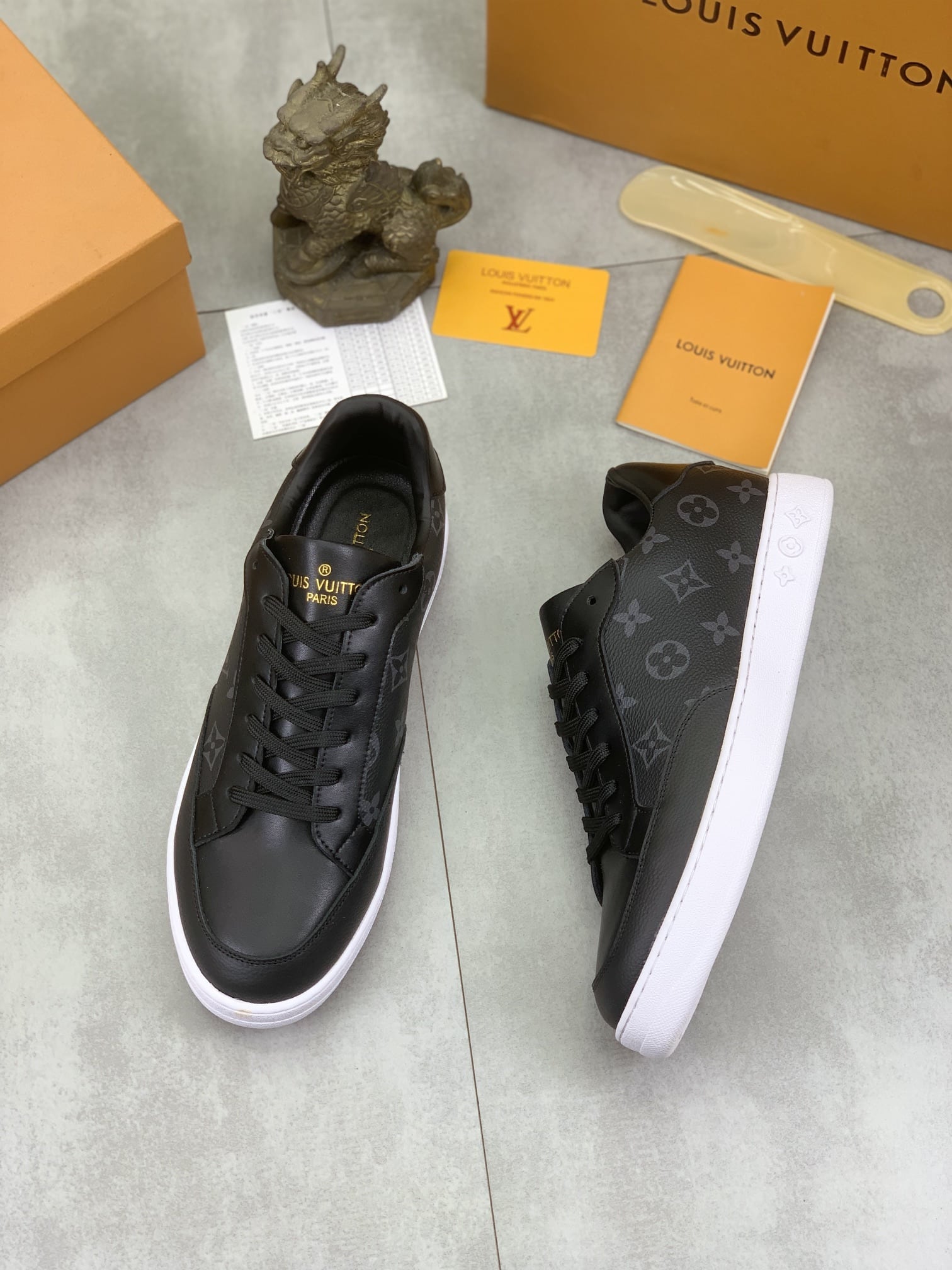 Louis Vuitton Sneaker Monogram Pattern In Black