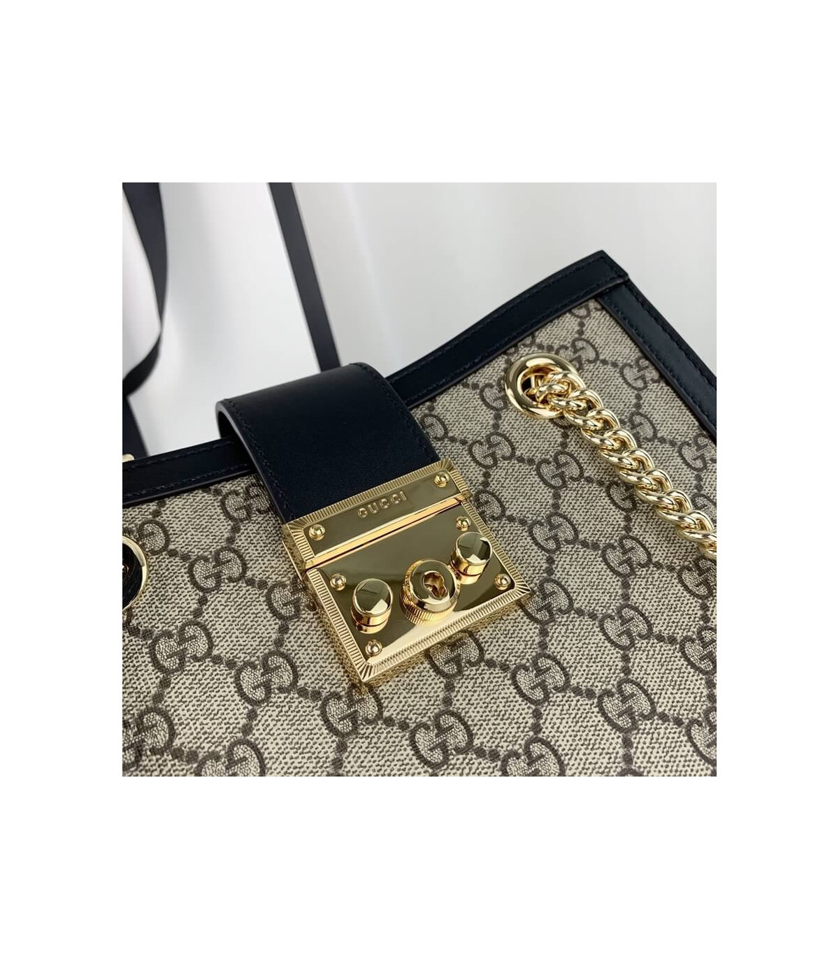 Gucci GG Supreme Padlock Small Shoulder Bag Black 26cm