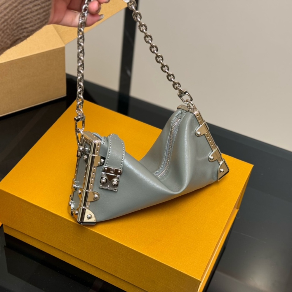 Louis Vuitton Slim Trunk Bag Calfskin Gris Trianon 23Cm M12596