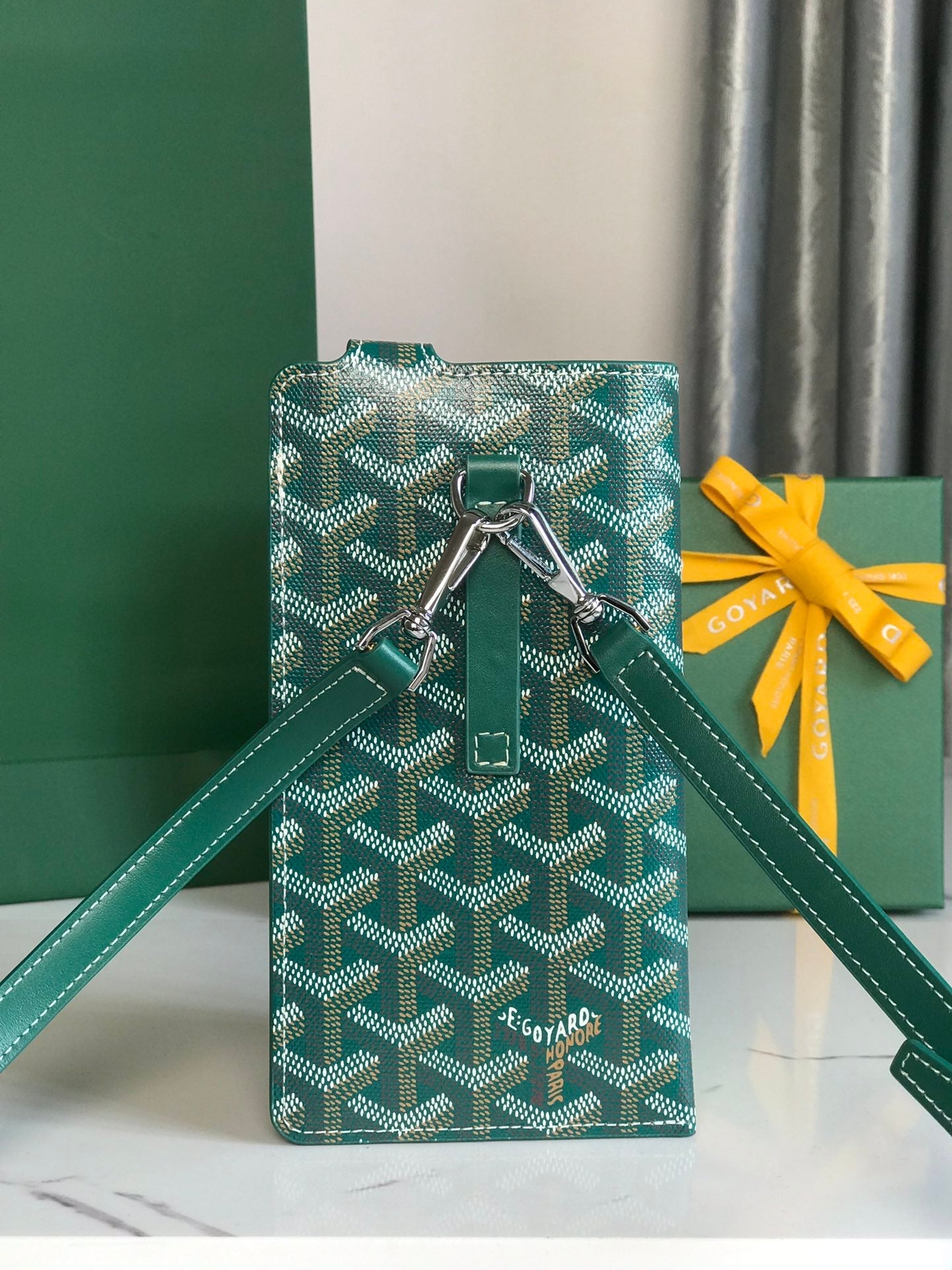 Goyard Montmartre Gm Case 18 Cm Green Goyardine Canvas