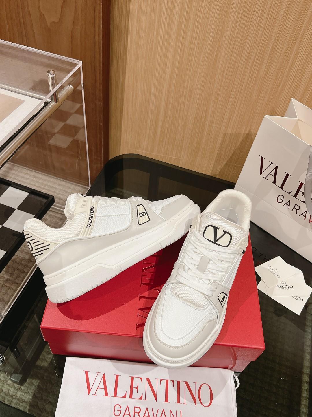 Valentino’s new 2023  Sneaker